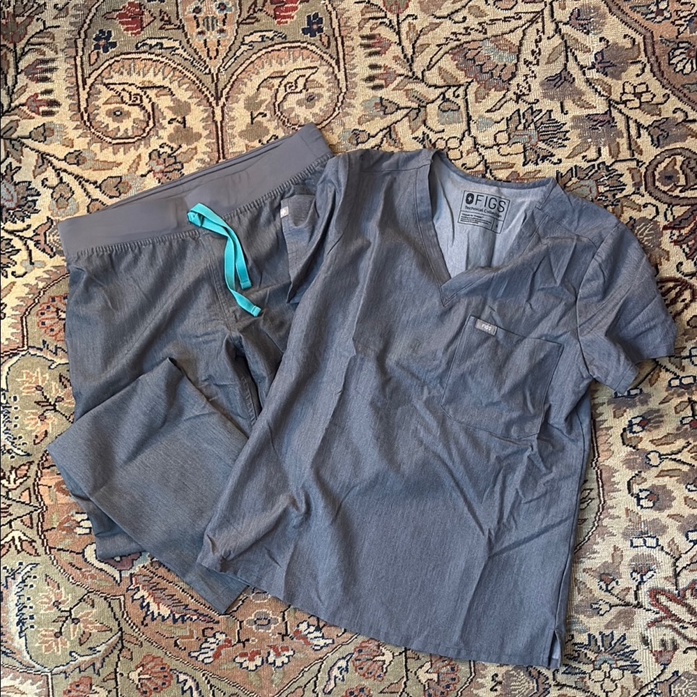 Figs Charcoal Scrub Set with Teal Accent